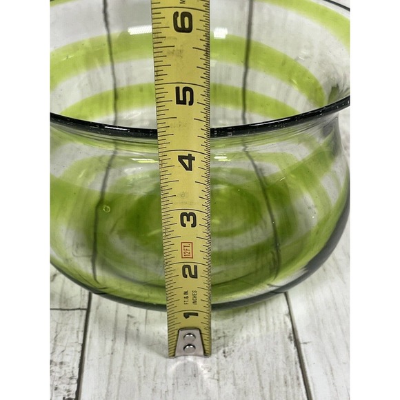 Beautiful Vintage Glass Bowl Avocado Olive Green Swirl Pattern - Picture 3 of 4